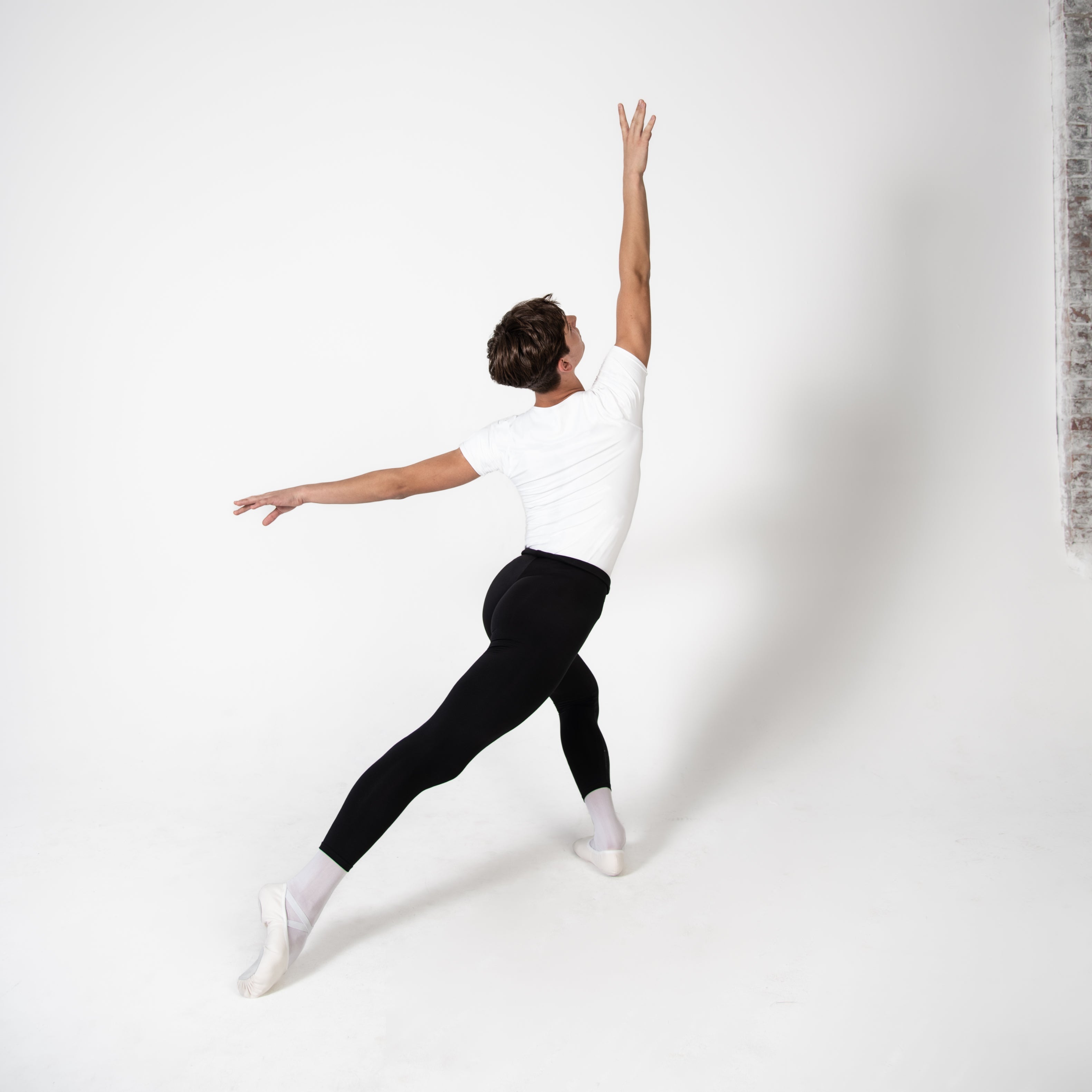 BDT-M-PF2000-WHT-PF0303r-M0001-WHT--DANCE-xander.jpg