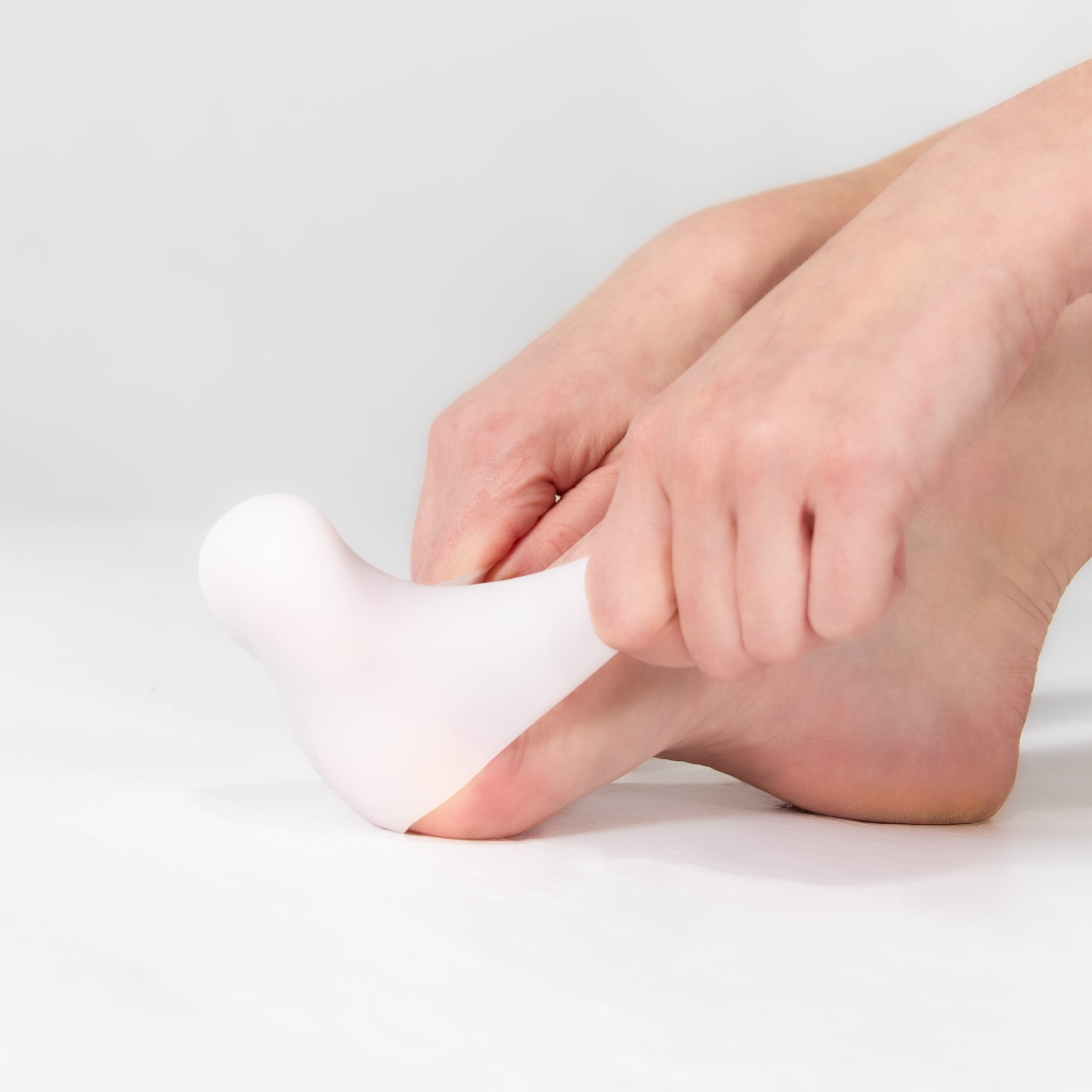 BW-X-TP100-WHT-FOOT-sarah_cbc76f06-b45d-4d12-a0f4-919524b6bbd1.jpg